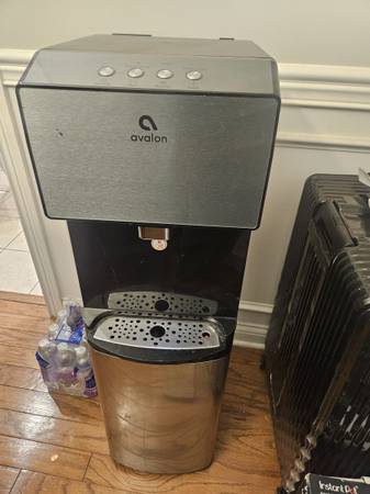 Stainless steel Bottom loading cold and hot water cooler 1