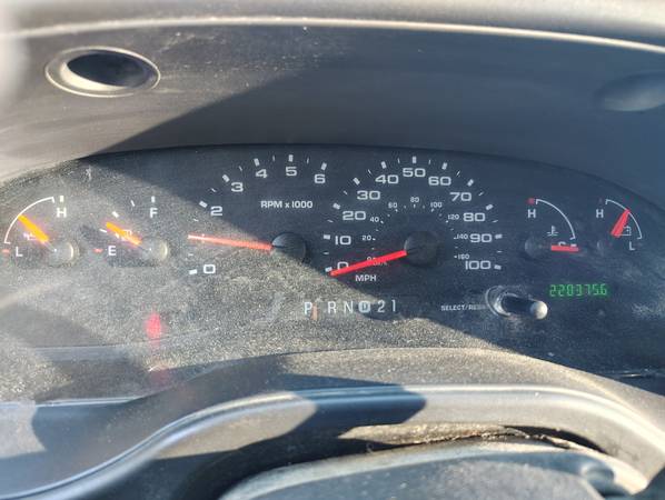 2007 Ford E250 3/4 ton cargo van ready to be put to work - $2,200 (Hobart, Indiana)63618721384065124