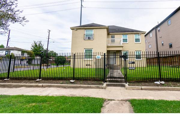 Weekly Rental on 2801Blodgett Street, TX 1