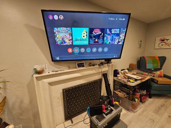 Nintendo Switch Erista - $200 (whittier)63471348622465121