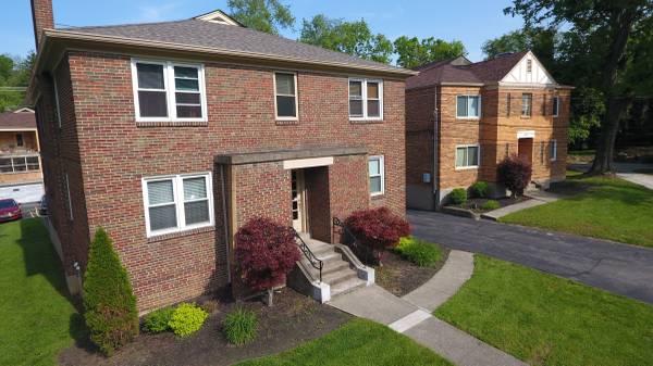 $980 / 1br - 750ft2 - **INCREDIBLE** Hardwood Floors, Balcony, NON-SMOKING, Garage Available (Cincinnati)63974328575107124