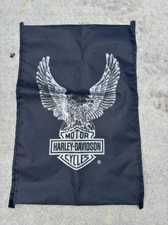 Harley Davidson bag and sunglasses 1