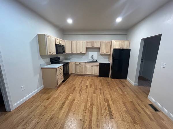 $2,950 / 3br - 1200ft2 - BRAINTREE 3 dormitorios - $2,950 por mes + servicios (Braintree, MA)63655252312067121