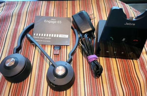 Wireless headset for computer 1