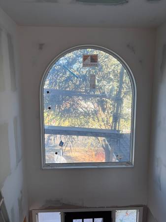 Large Ansderon Foyer Window 1