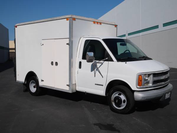 2002 Chevrolet Express G3500 - Photo 13