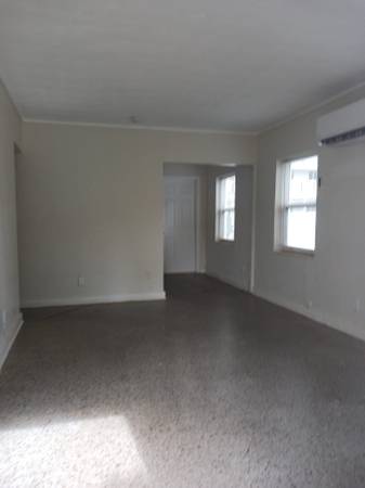 $1,450 / 1br - One bedroom unit only $1450 (Hollywood)63906439510274121