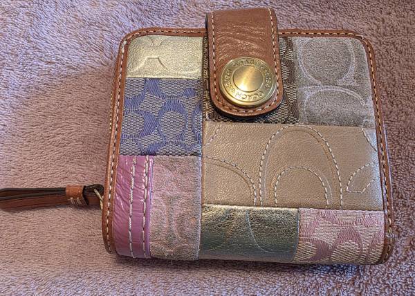 Coach patchwork wallet 1