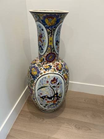 Authentic Delft Vase 1