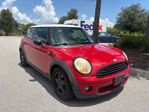 2007 Mini Cooper 2 Door Hatchback Automatic 4 CYL SUNROOF 1
