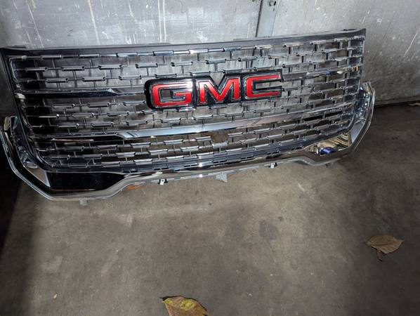 2020-2021 Gmc Acadia Denali Grille 1