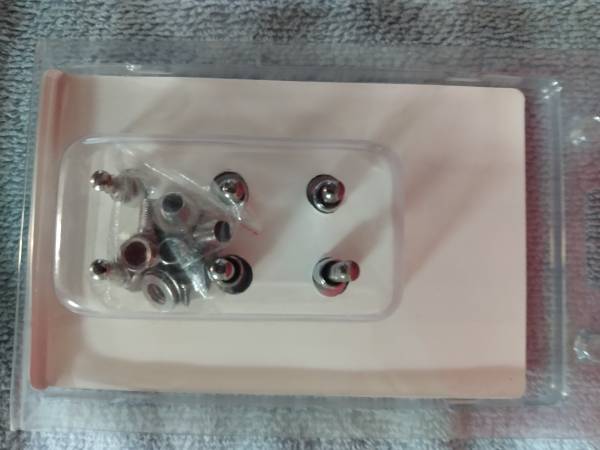 Guitar Machine Tuners  3R + 3L - NEW - $5 (willow grove)63471176903299121