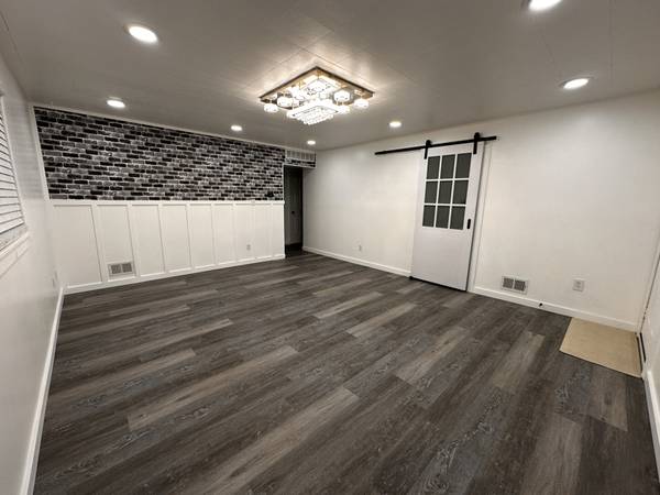 $1800.00 / 3br - 1041ft2 - 6612 N WAVERLY ST63926726275074123