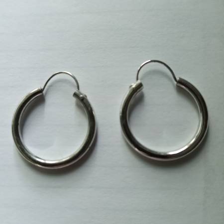 Earrings 3/4" Round Silver colored 1