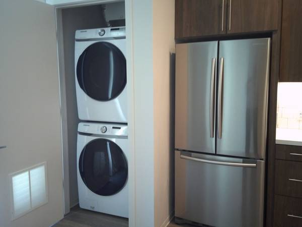 $2,179 / 420ft2 - Near, Convenient, Steps from Petco Park in the Heart of Gaslamp! (Gaslamp/Downtown San Diego)64037042332418121