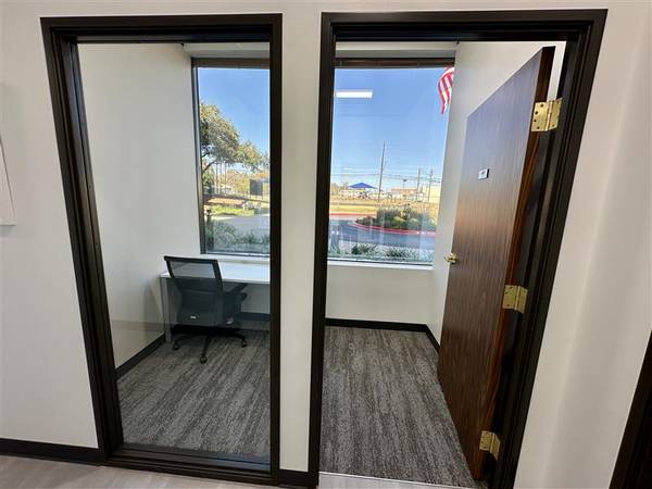 💲Brand new one person window office 1