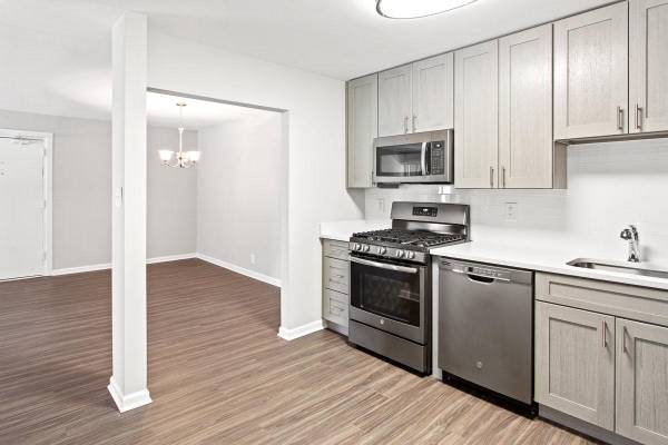 $2,006 / 2br - 965ft2 - Beautiful Landscaping + Pet Friendly + Lifestyle Ease! 🐶 (2246 N Beauregard St, Alexandria, VA)63896035441794123