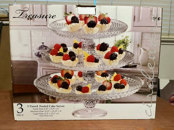 Serving Dessert Platter 1