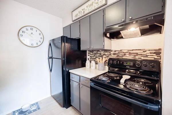 Heating, Spacious Layouts, Ceiling Fans, Fully-Equipped Kitchens 1