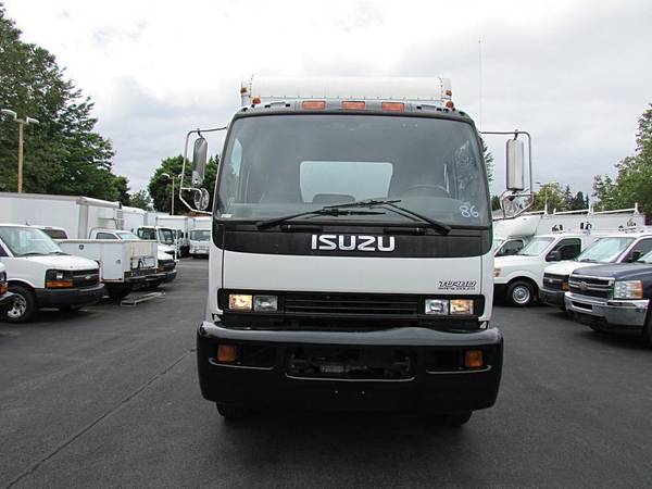 2002 Isuzu FTR 20FT - Photo 2