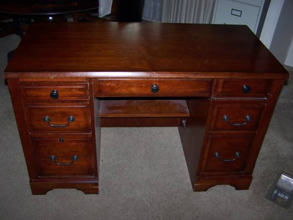 Wooden Computer Desk 1