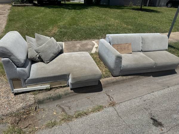 Free couch 1