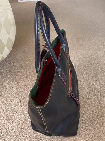 Dooney & Bourke Bolsa de Cuero Negro - $150 (San Marcos)63436957075331124
