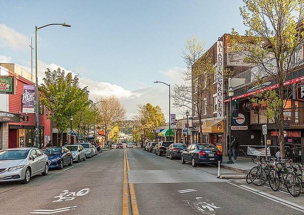 $2,295 / 1br - 560ft2 - Storage*, Central U-District Location, Controlled-access (U-District)63874307768193122
