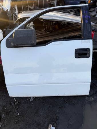 2008 Ford F150 Left Front Door (white) 1
