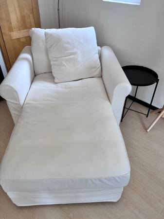 Lounge reading sofa w storage area 1