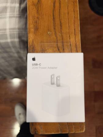 NEW Sealed - GENUINE Apple USB-C 20W Power Adapter 1