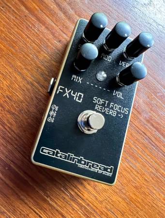 Catalinbread FX40 Soft Focus Gold Reverb 1
