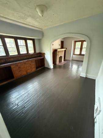 2 Bedrooms - Upper Duplex 1