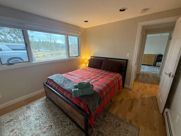 Pet friendly 6BR Mountainside Lodge on 10 Acres | Weekly Winter Stay 1