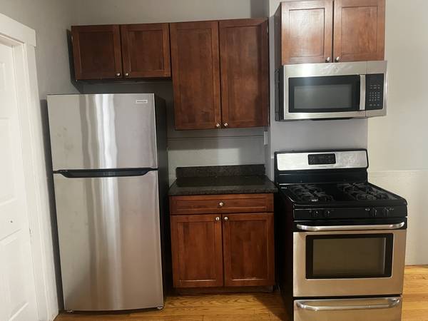 $3,750 / 4br - Bonito piso de 4 dormitorios en Dorchester por $3,750 DISPONIBLE AHORA SIN COMISIÓN (Dorchester)63828557796353121