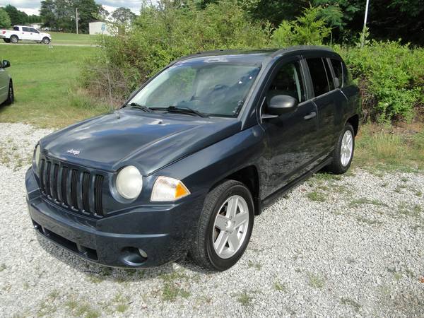 07 Jeep Compass 865-984-0052 - $2,690 (Maryville)63625130017155121