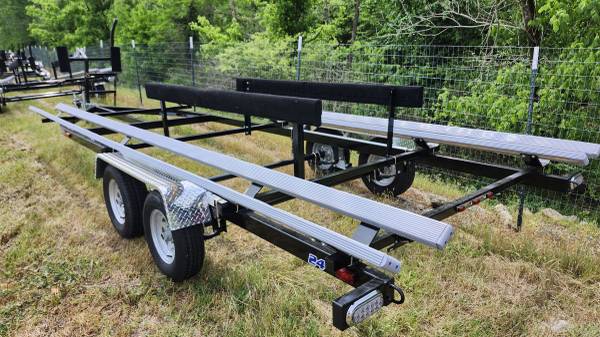 Pontoon Trailer 24' Tritoon Trailer - $1 (Hot Springs National Park)63471311403523121