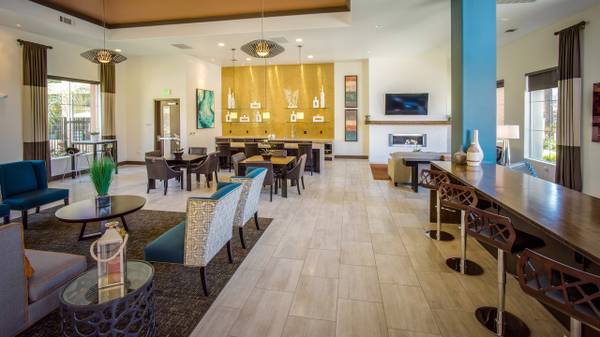 $2,669 / 1br - 845ft2 - Bright 1BD Near Transit, Shops & Dining Options (san jose south)63657846440193121