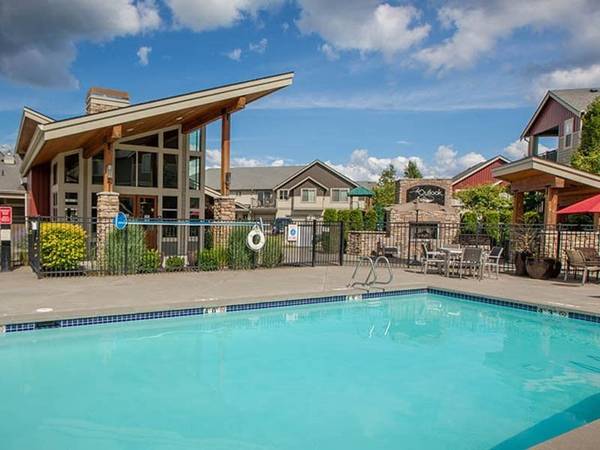 $2,140 / 2br - 1035ft2 - Great price on this spacious 2 bed, 1 bath! Check out our deals! (Graham)63808008366467124