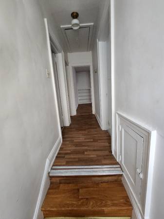 $1050.00 / 2br - Spacious Second Floor Apartment64027276067331122