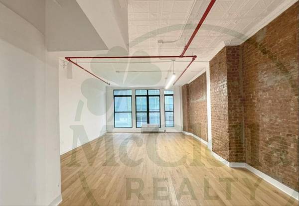 $4,833 / 2000ft2 - $32 Full Floor Windows On Both Ends. Long Space Prvt Bth Izabella (Midtown West)63765576235651120