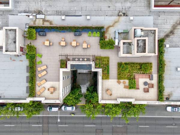 🌟 Bright, Spacious 1-2 BR with In-Unit W/D & Balcony - Seattle Living 1