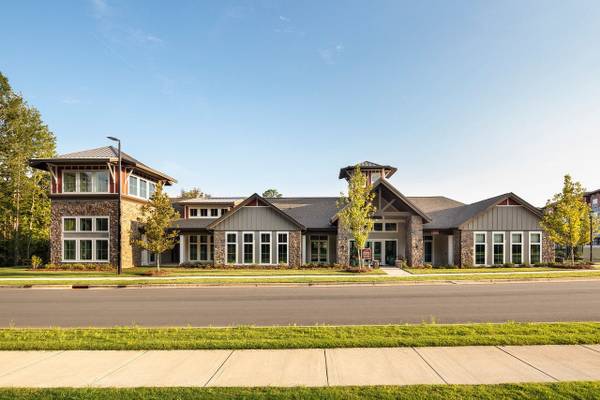 $1,340 / 1br - 641ft2 - Dreamy resort-style 1 bed, 1 bath awaits you at IMT Edgewater! (Indian Land)63925334488451121