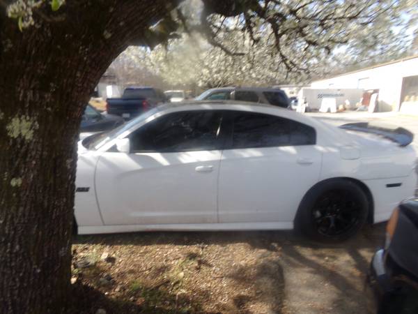 2012 dodge charger srt8 6.4 turbo mechanic special needs transmission% - $12,999 (riverdale)63621327200129121