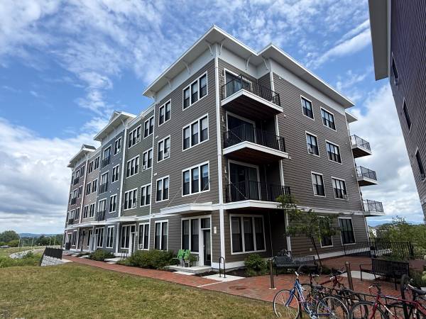 Views *2bed2bat walk 2MCHV hospital nice balconyOverlookingPool/green 1
