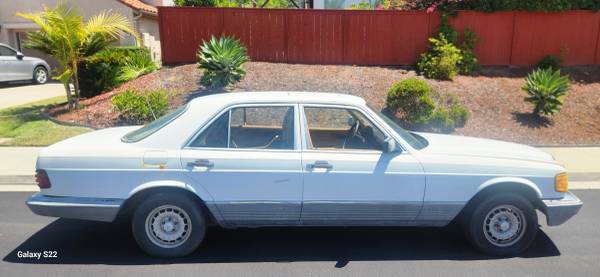 Mercedes 300 SD Turbo Diesel de 1982, todo eléctrico, techo solar, exento de smog - $2.495 (San Marcos)63440244874881121