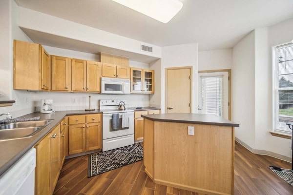 $1,375 / 1br - 659ft2 - ONE MONTH FREE SPECIAL! MOVE-IN READY APARTMENT HOMES! APPLY TODAY64030645681026124