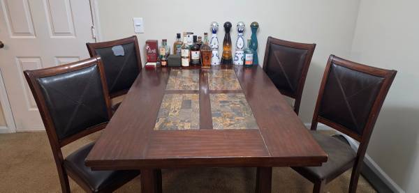 Dining table with chairs+material 1