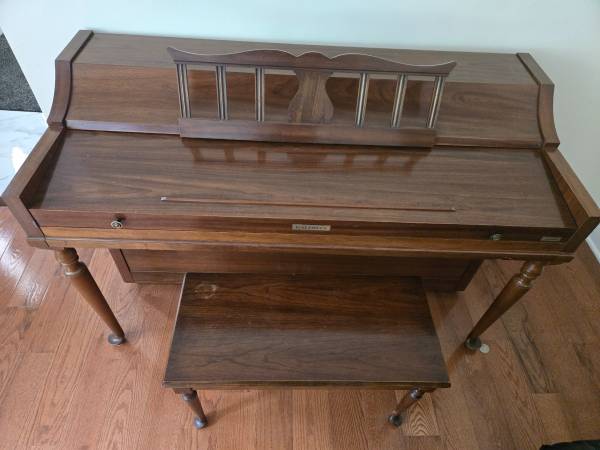 1967 Baldwin Acrosonic Spinet Piano with Bench 1