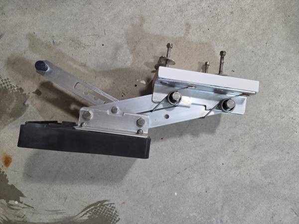 Auxiliary Motor Bracket  Outboard Kicker Transom Bracket 1